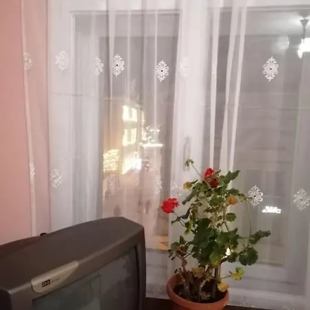 Daire La 2 Pasi De Biserica Neagra *