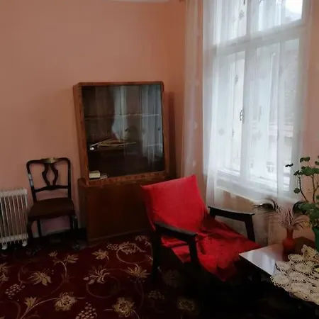 Apartment La 2 Pasi De Biserica Neagra *