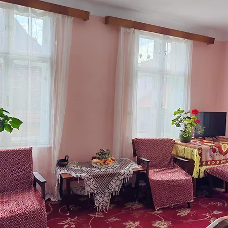 Apartamento La 2 Pasi De Biserica Neagra *