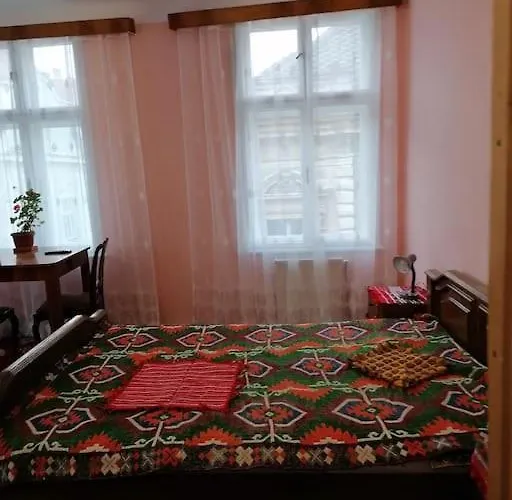 Apartment La 2 Pasi De Biserica Neagra